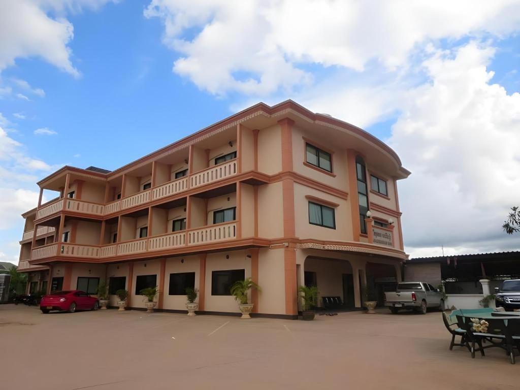 Chaleunehoung Hotel Виентиане Екстериор снимка