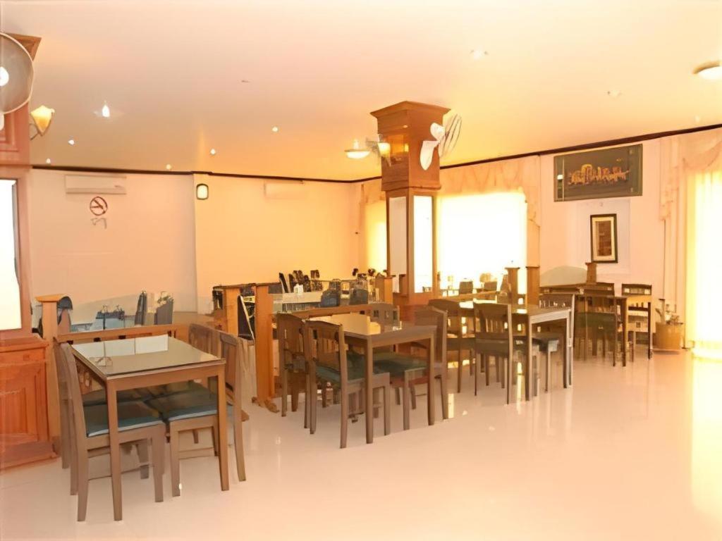 Chaleunehoung Hotel Виентиане Екстериор снимка