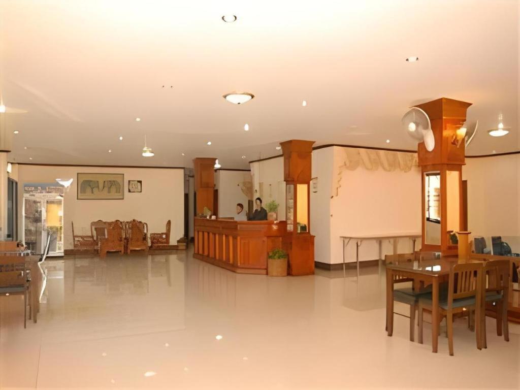 Chaleunehoung Hotel Виентиане Екстериор снимка
