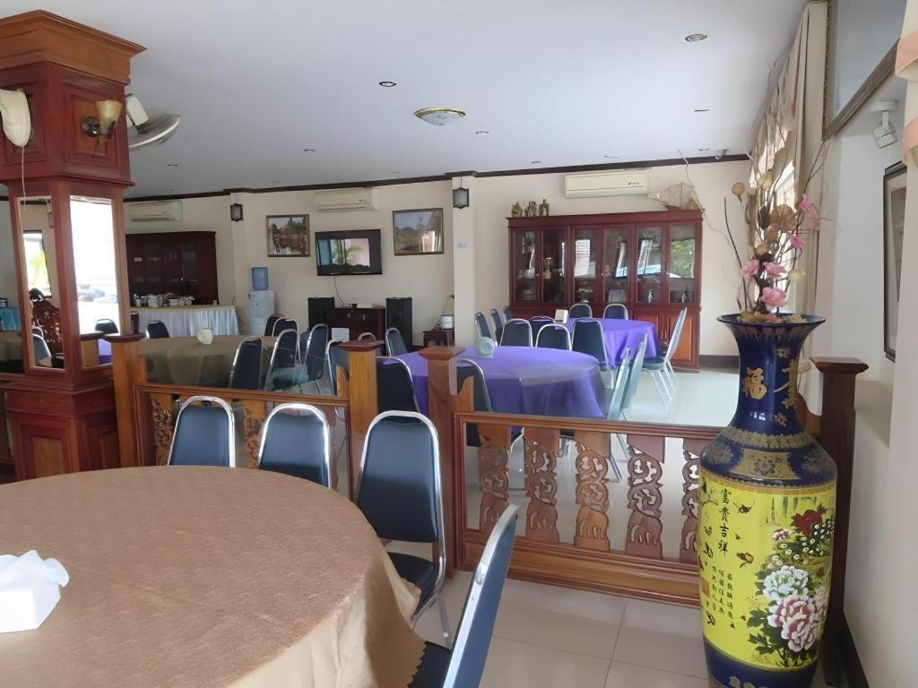 Chaleunehoung Hotel Виентиане Екстериор снимка