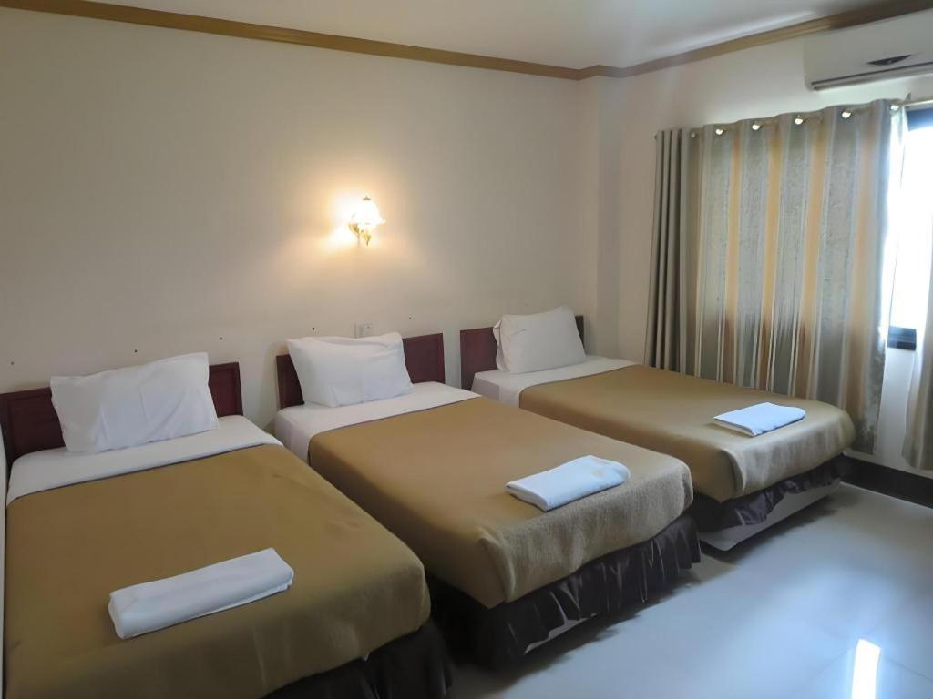 Chaleunehoung Hotel Виентиане Екстериор снимка