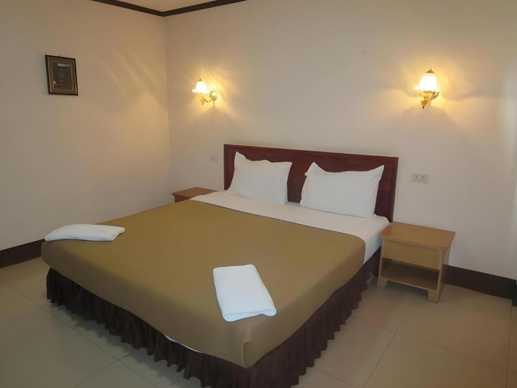Chaleunehoung Hotel Виентиане Екстериор снимка