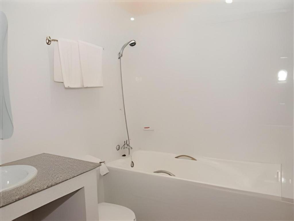 Chaleunehoung Hotel Виентиане Екстериор снимка