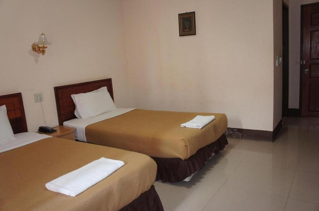 Chaleunehoung Hotel Виентиане Екстериор снимка