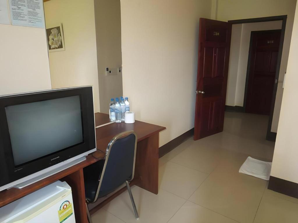 Chaleunehoung Hotel Виентиане Екстериор снимка